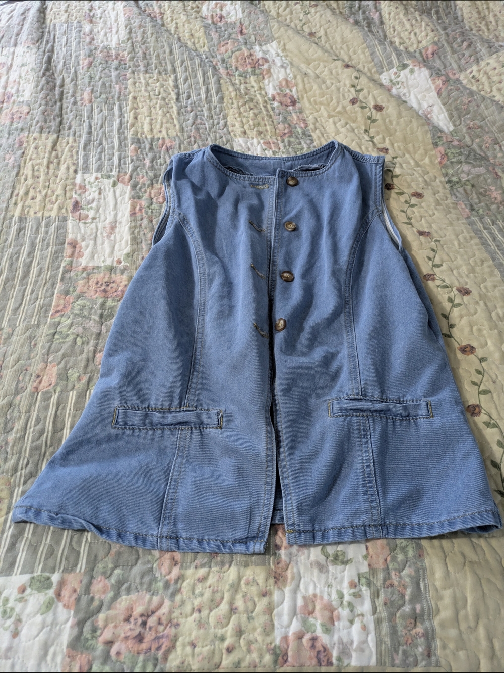 Sleeveless Denim Button-Front Vest in Light Blue